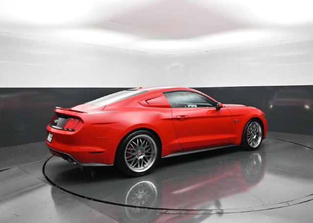 Used 2016 Ford Mustang GT Premium w/ Equipment Group 401A RWD image 7