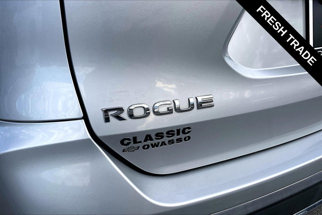 Used 2017 Nissan Rogue SL w/ SL Premium Package FWD image 23