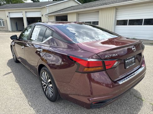 Used 2023 Nissan Altima 2.5 SV FWD image 7