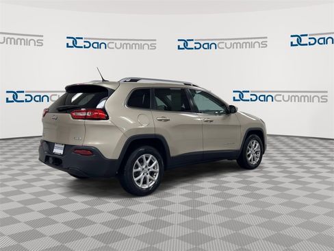 Used 2015 Jeep Cherokee Latitude w/ Cold Weather Group image 8