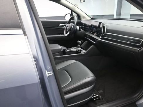Used 2025 Kia Sportage EX w/ Premium Package FWD image 28