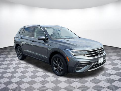 Used 2023 Volkswagen Tiguan SE FWD image 7