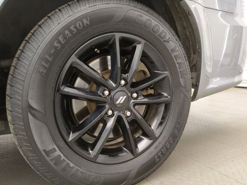 Used 2020 Dodge Grand Caravan GT image 31