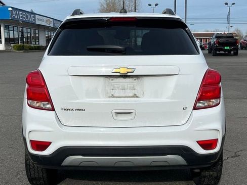 Used 2019 Chevrolet Trax LT w/ LT Convenience Package image 6