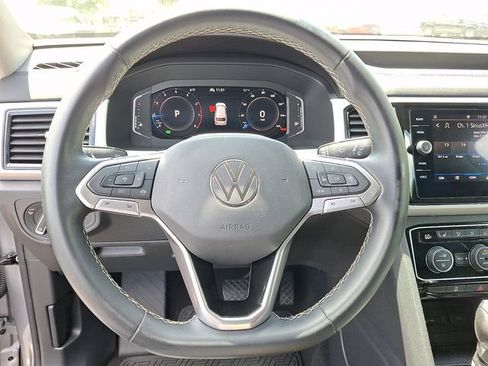 Used 2022 Volkswagen Atlas SE w/ Black Wheel Package FWD image 16