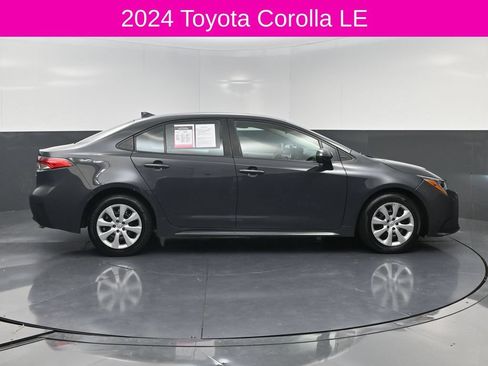 Used 2024 Toyota Corolla LE FWD image 4