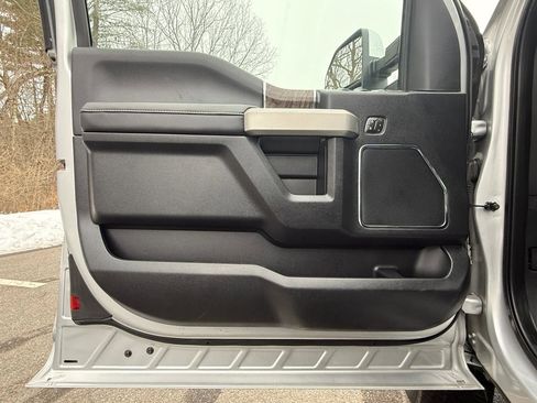 Used 2019 Ford F250 Lariat w/ Chrome Package image 12