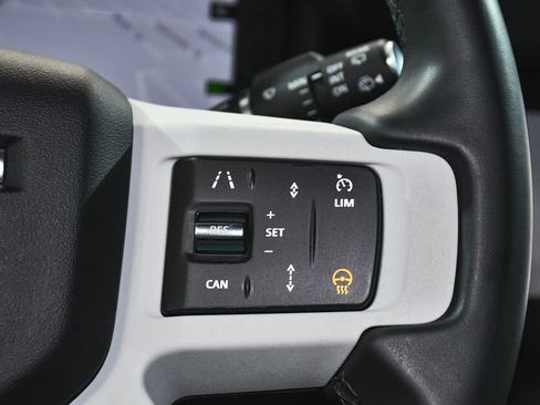 Used 2025 Land Rover Defender 110 S AWD/4WD image 34