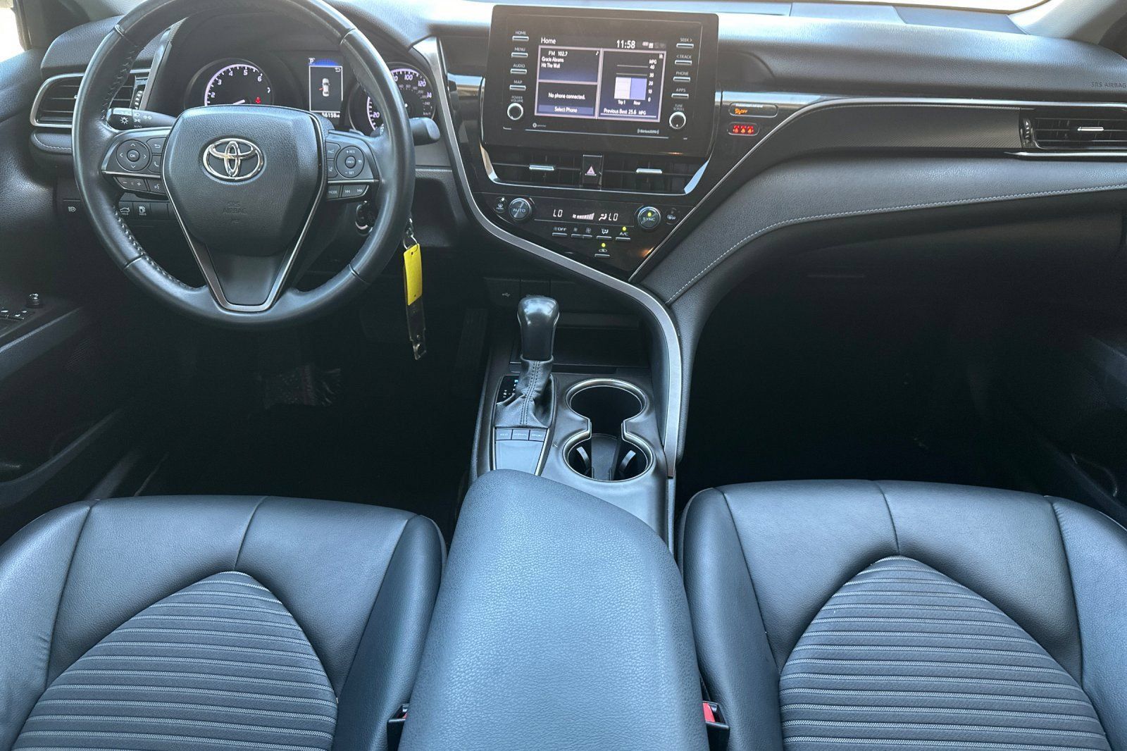 Used 2023 Toyota Camry SE FWD image 13
