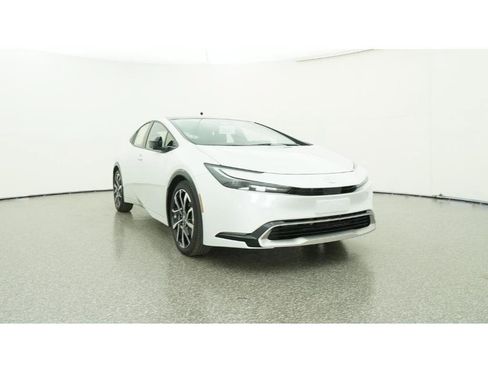 New 2026 Toyota Prius Plug-In Hybrid FWD image 30