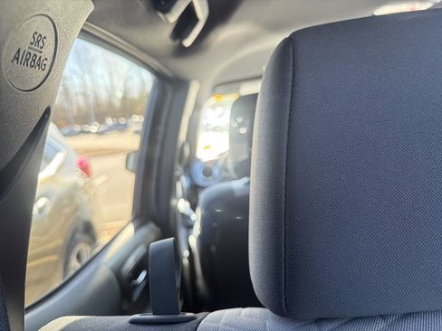 Used 2021 Toyota Tacoma TRD Off-Road image 19