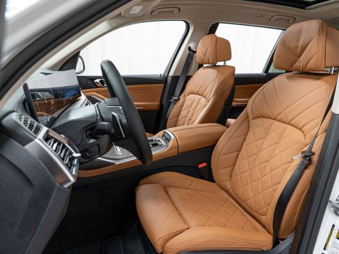 New 2026 BMW X7 xDrive40i w/ Executive Package image 13