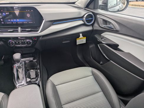 New 2026 Chevrolet Trax LT image 17
