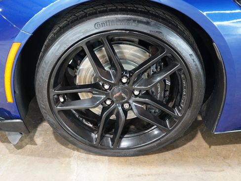 Used 2016 Chevrolet Corvette Stingray Coupe w/ Carbon Flash Badge Package image 58