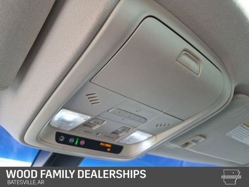 Used 2017 Cadillac XT5 Luxury image 18