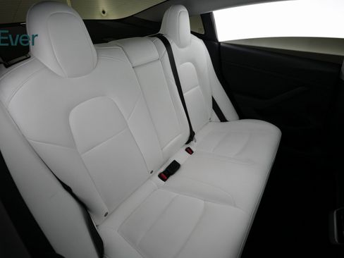 Used 2023 Tesla Model 3 Performance image 9
