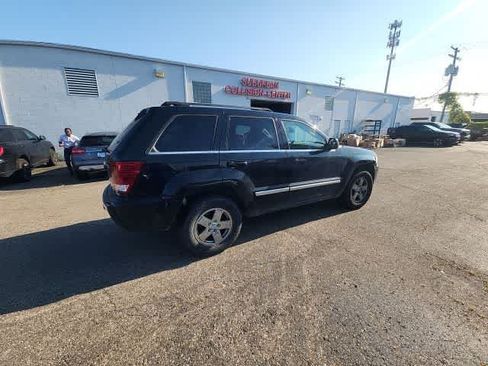 Used 2007 Jeep Grand Cherokee Limited w/ Trailer Tow Group IV AWD/4WD image 13