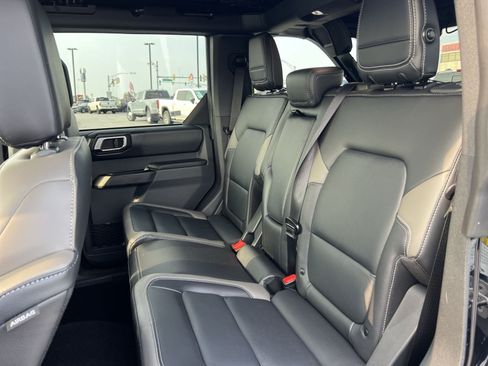 Used 2025 Ford Bronco Outer Banks w/ Sasquatch Package AWD/4WD image 24