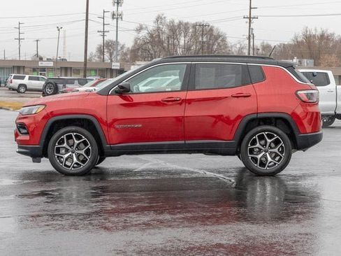 Used 2025 Jeep Compass Limited AWD/4WD image 3