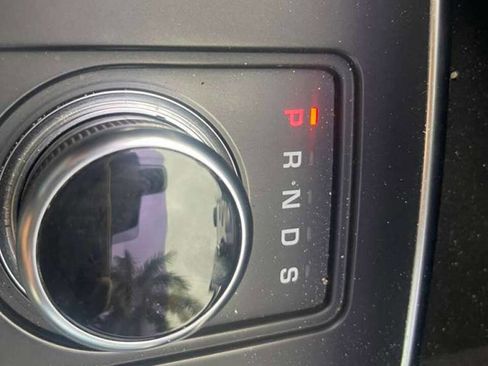 Used 2019 Land Rover Discovery Sport SE image 20