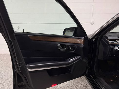 Used 2014 Mercedes-Benz E 350 4MATIC Sedan image 10