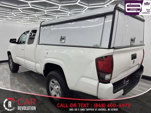 Used 2021 Toyota Tacoma SR RWD image 4