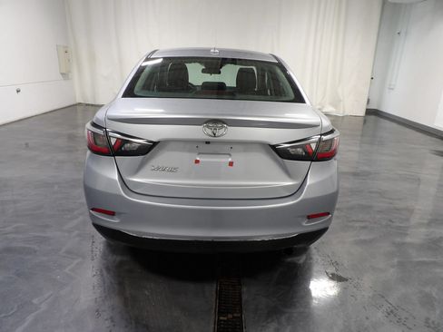 Used 2019 Toyota Yaris LE FWD image 5