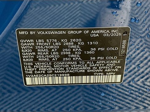 Used 2025 Volkswagen Atlas Cross Sport SEL R-Line AWD/4WD image 31