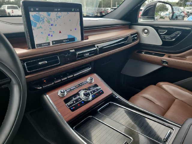 Used 2023 Lincoln Aviator Reserve w/ Equipment Group 201A RWD image 23