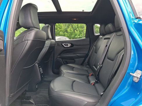 Used 2023 Jeep Compass Latitude w/ Sun and Sound Group AWD/4WD image 10
