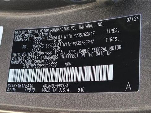 Used 2024 Toyota Sienna XLE image 24