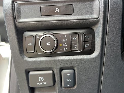 Used 2025 Ford F150 Lariat w/ Equipment Group 501A Mid image 25