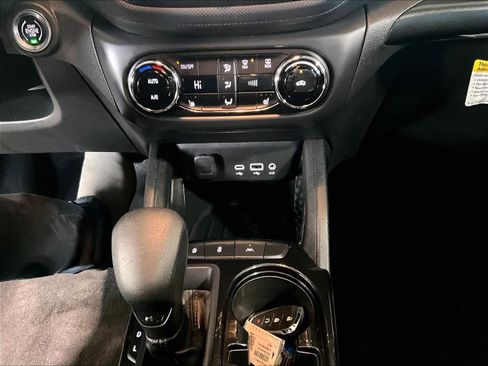 Certified 2022 Chevrolet TrailBlazer LT w/ Convenience Package image 25