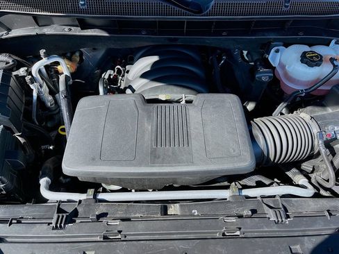 Used 2024 Chevrolet Suburban High Country AWD/4WD image 33
