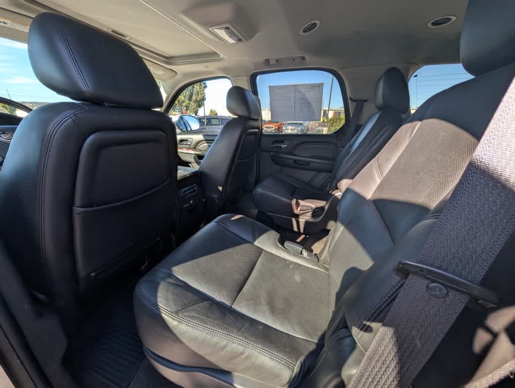 Used 2014 Cadillac Escalade Luxury AWD/4WD image 29
