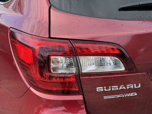 Used 2017 Subaru Outback 2.5i Limited image 8