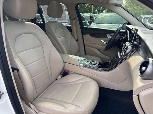 Used 2019 Mercedes-Benz GLC 300 4MATIC image 30