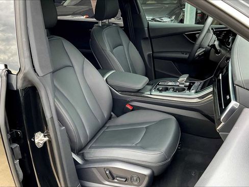 Used 2024 Audi Q8 Premium Plus w/ Premium Plus Package image 8