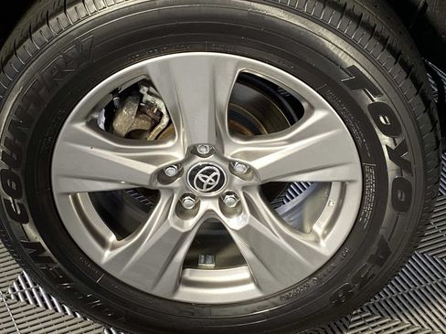 Used 2024 Toyota RAV4 LE AWD/4WD image 34