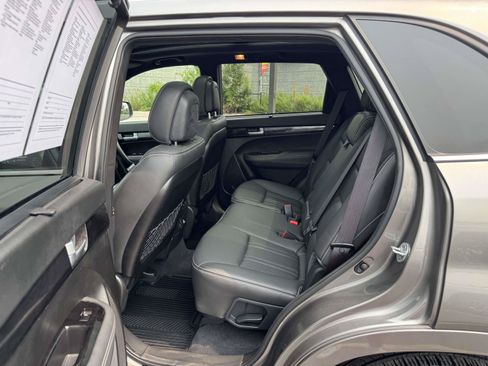 Used 2014 Kia Sorento SX AWD/4WD image 23