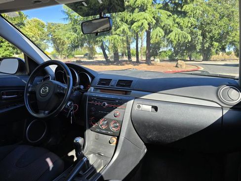 Used 2006 MAZDA MAZDA3 s Touring FWD image 23