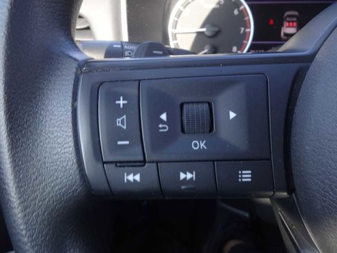 Used 2023 Nissan Rogue S image 20