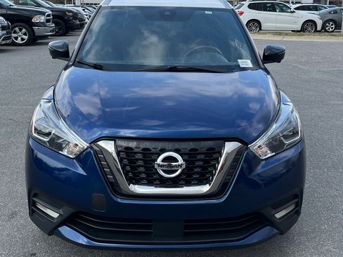 Used 2020 Nissan Kicks SR image 3
