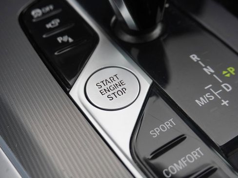 Used 2022 BMW X5 xDrive40i w/ Parking Assistance Package image 45