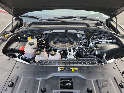 Used 2023 Jeep Grand Cherokee Overland w/ Advanced Protech Group III image 27