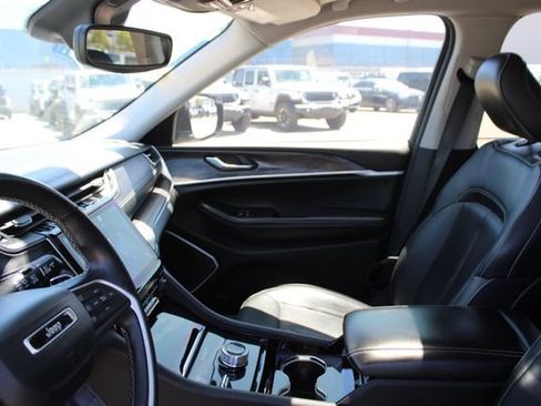 Used 2021 Jeep Grand Cherokee L Limited AWD/4WD image 40