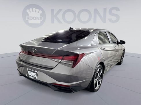 Used 2023 Hyundai Elantra SEL w/ Convenience Package image 7