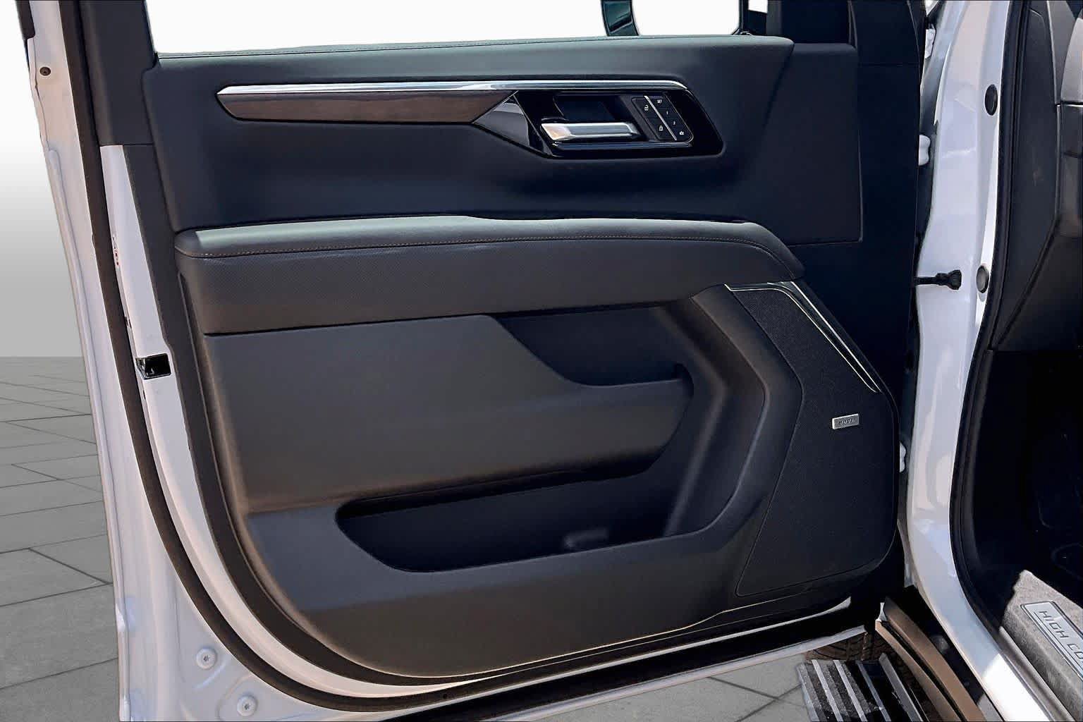 New 2026 Chevrolet Tahoe High Country AWD/4WD image 12