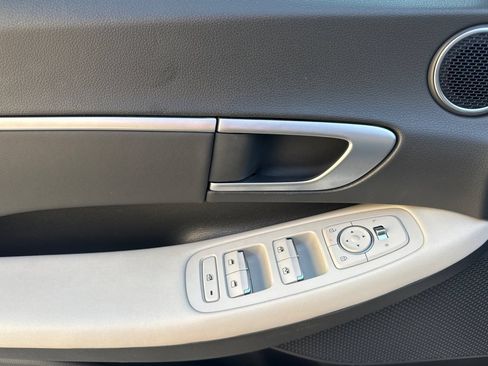 Used 2025 Hyundai Sonata SEL FWD image 11