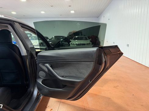 Used 2021 Tesla Model 3 image 21